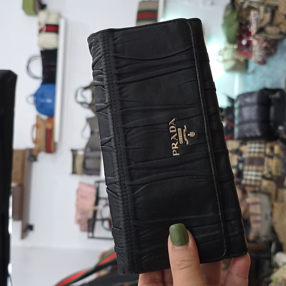 Prada Black Wallet - Picture 1 of 16